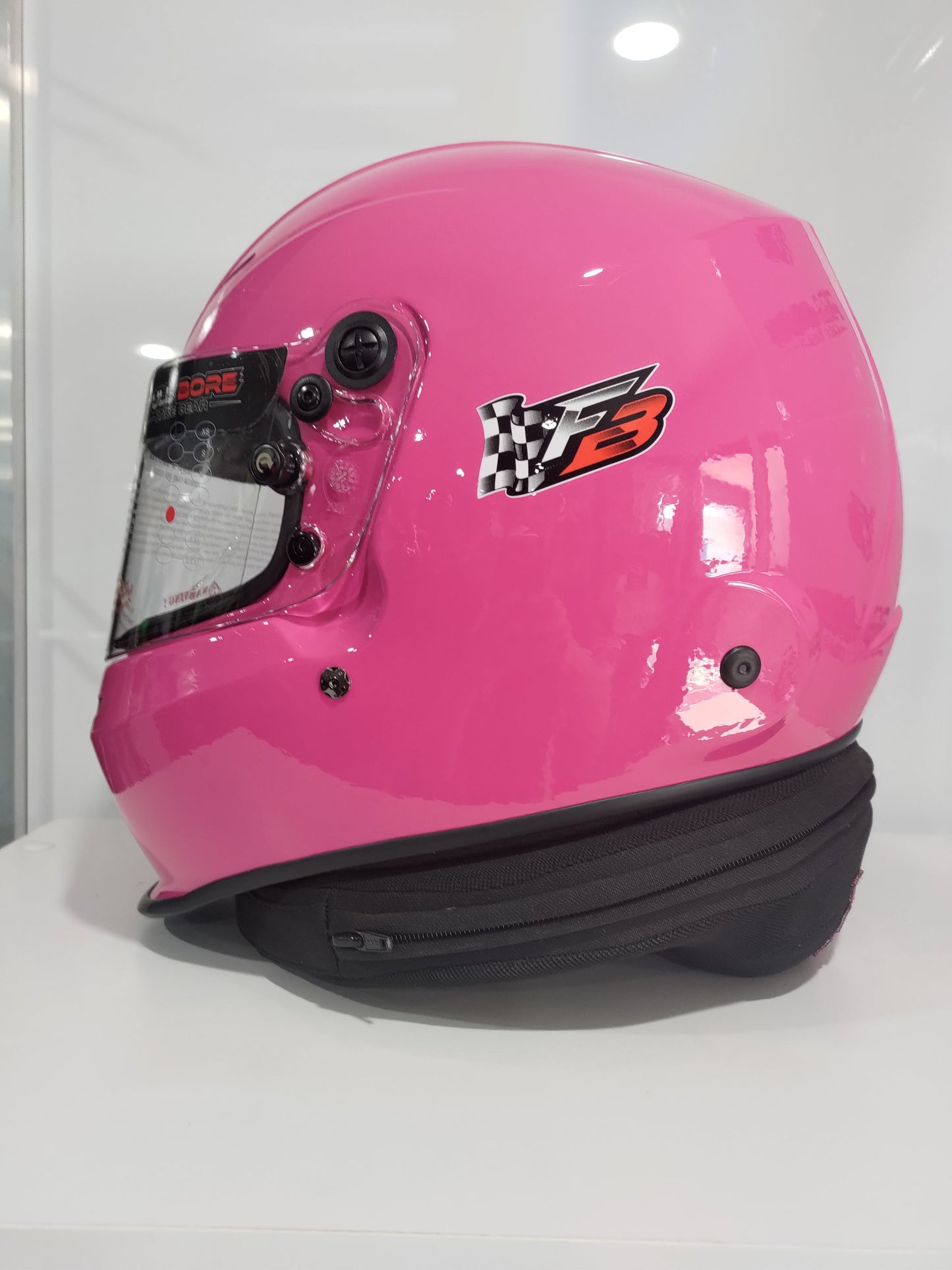 Kart helmet support